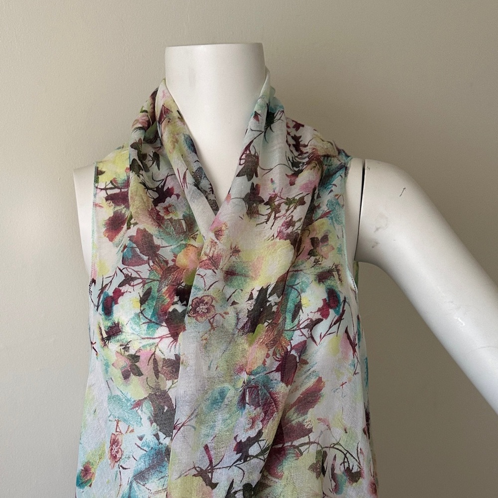 Floral Sheer Vest - Picture 5 of 7